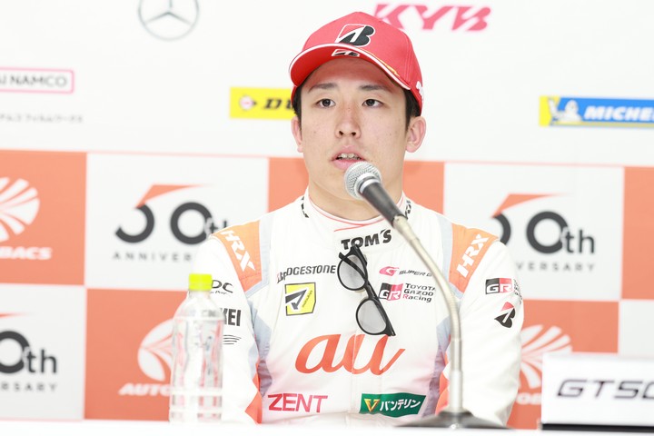予選記者会見：GT500クラスポールポジションの坪井翔（TGR TEAM au TOM'S）