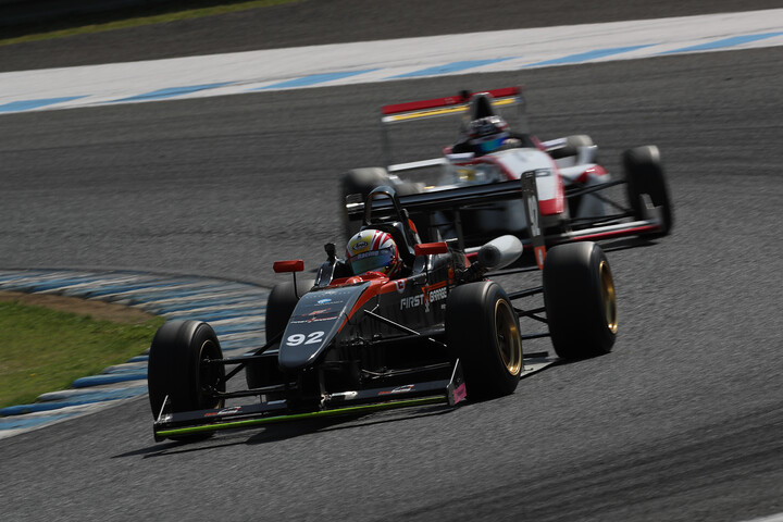 決勝2位は下村剛司（ファーストガレージRK01）