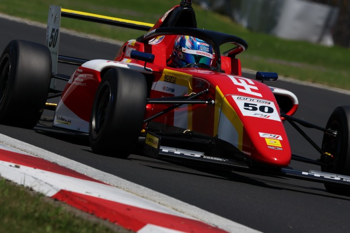 決勝2位は野村勇斗（HFDP Racing Team）