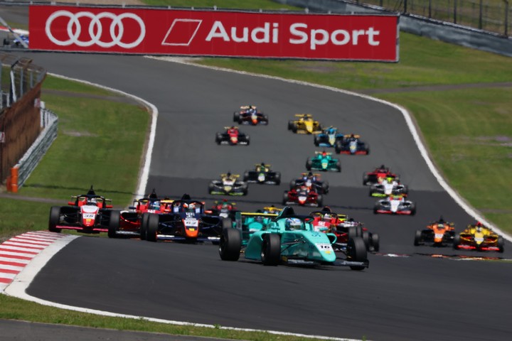 決勝がスタートした