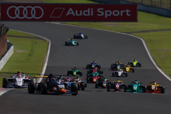 決勝がスタートした