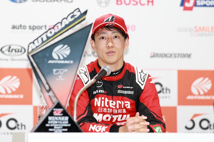 GT500クラスで優勝した三宅淳詞（NISMO NDDP）