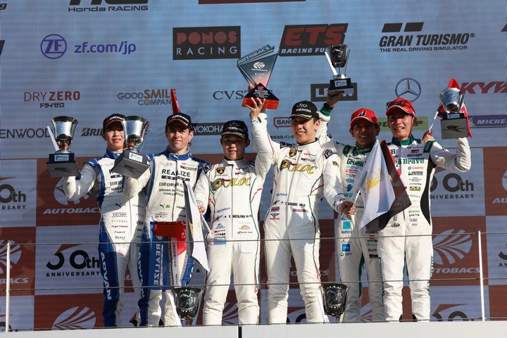 GT300クラスの表彰式