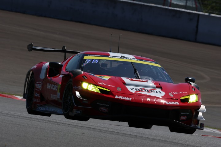 公式練習：GT300クラス3位はUNI-ROBO BLUEGRASS FERRARI（片山義章／ロベルト・メルヒ・ムンタン）