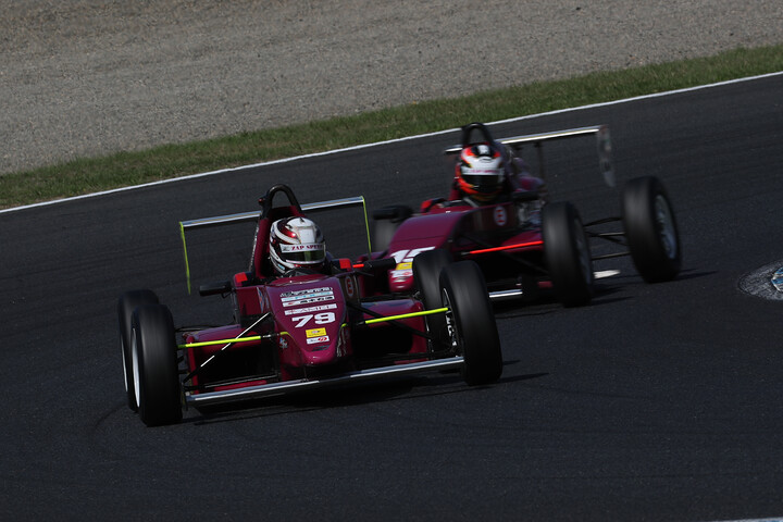 ポールポジションは中澤凌（ZAP NAKs 10V ED）