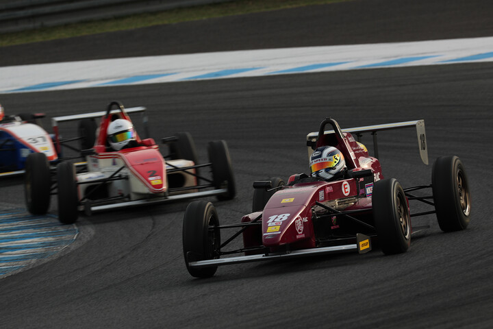 決勝5位、ジェントルマンクラス優勝は柴田泰知（ZAP SPEED RD10V ED）