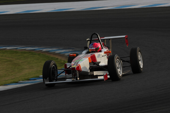 優勝は豊島里空斗（C.S.I Racing）