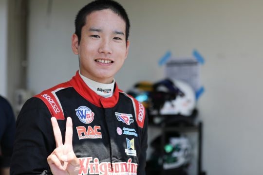 予選2位の角間光起（ELEVレーシング10V ED）