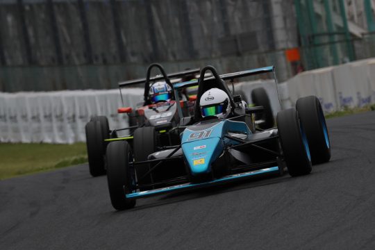 優勝は角間光起（ELEVレーシング10V ED）