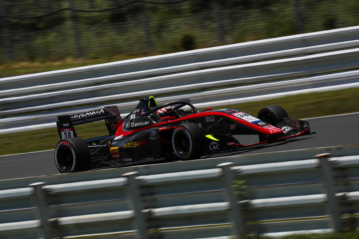 予選2位は小林利徠斗（モビリティ中京 TOM'S 320 TGR-DC）