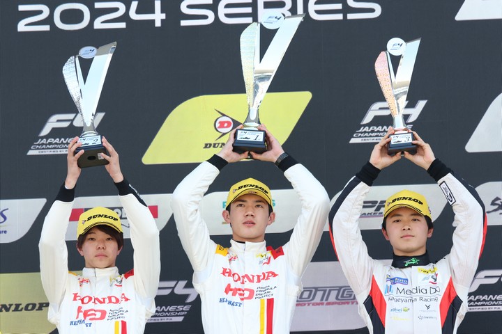 チャンピオンクラスの表彰式