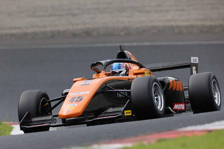 レース6、レース8ともマスタークラスポールポジションの辻子 依旦（PONOS RACING）