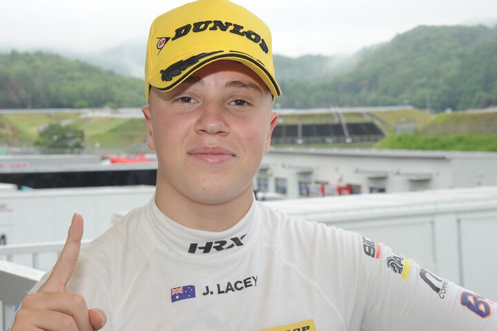優勝したジェシー・レイシー（Bionic Jack Racing）