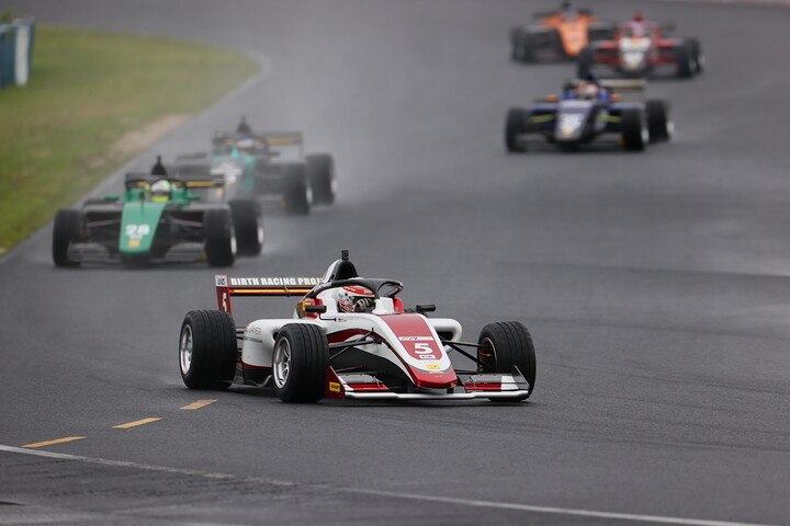 決勝がスタートした