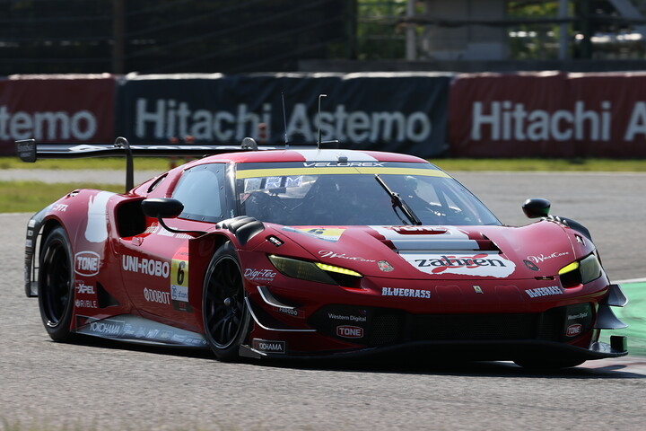 GT300クラス予選5位はUNI-ROBO BLUEGRASS FERRARI（片山義章／ロベルト・メルヒ・ムンタン）
