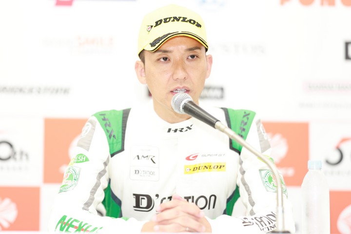 GT300クラスでポールポジションを獲得した藤井誠暢（D'station Racing）