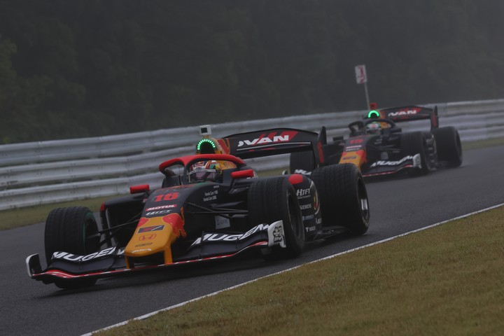 優勝・野尻智紀、2位・岩佐歩夢でチーム無限が1-2