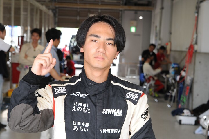 優勝した小田優（Drago CORSE TAKE）