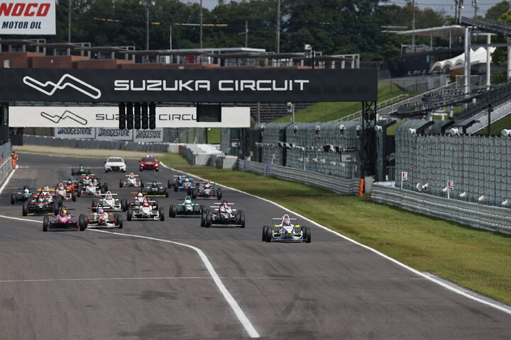 10周の決勝がスタートした