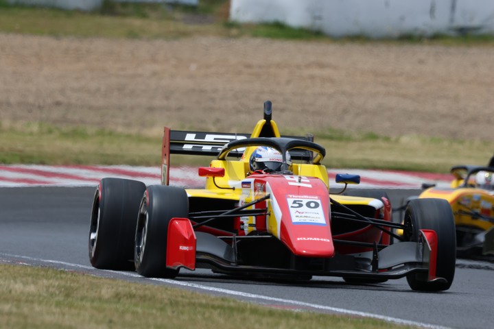 第7戦ポールポジション、第8戦予選4位の小出峻（HFDP WITH B-MAX RACING）