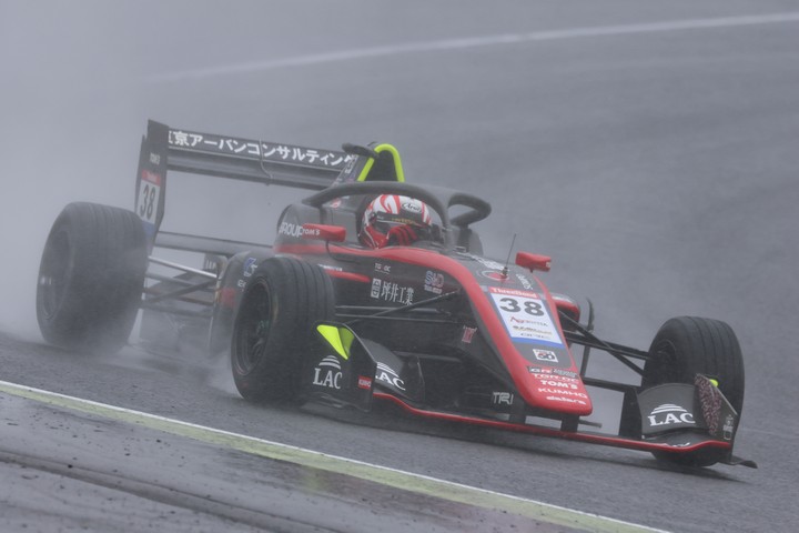 決勝3位は小林利徠斗（モビリティ中京 TOM'S 320 TGR-DC）