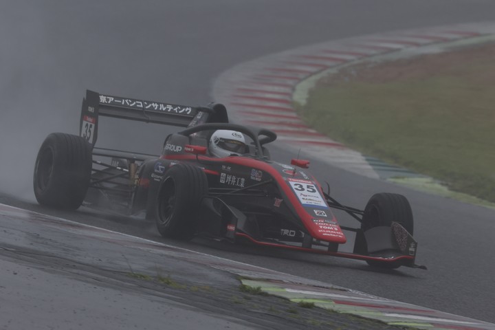 決勝3位は中村仁（モビリティ中京 TOM'S 320 TGR-DC）