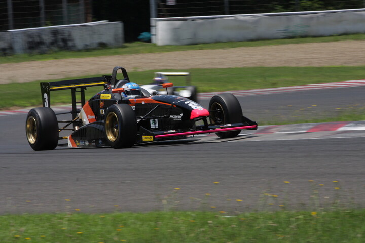 決勝5位、ジェントルマンクラス優勝は舩井俊仁（ファーストガレージFG108）