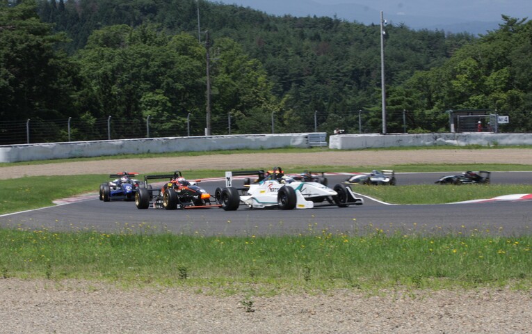 決勝がスタートした