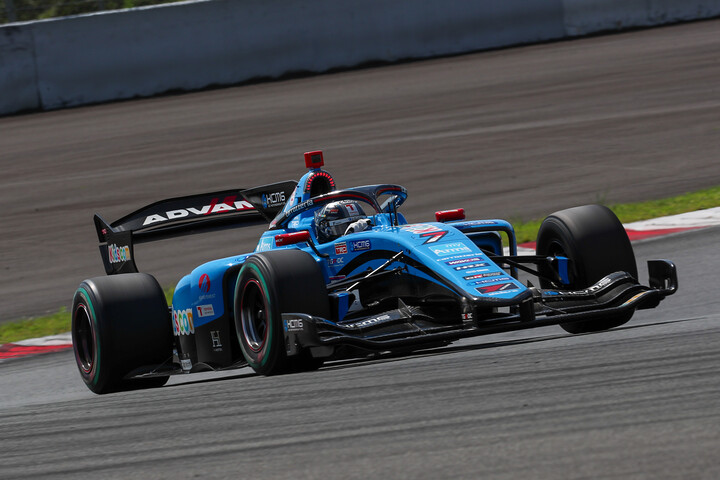 フリー走行2回目：3位は小林可夢偉（Kids com KCMG Cayman SF23）