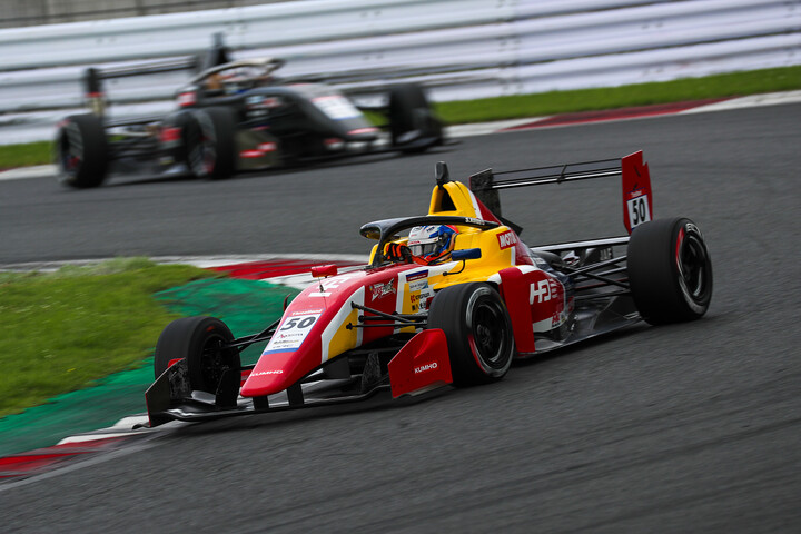 優勝は小出峻（HFDP WITH B-MAX RACING）