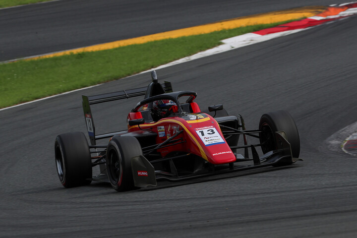 マスタークラス優勝は藤原誠（TEAM DRAGON 324）