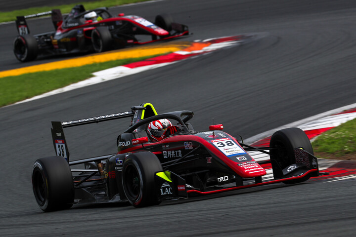 優勝は小林利徠斗（モビリティ中京TOM'S 320 TGR-DC）