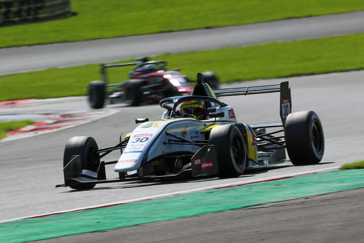 マスタークラス優勝はDRAGON（TEAM DRAGON 324）