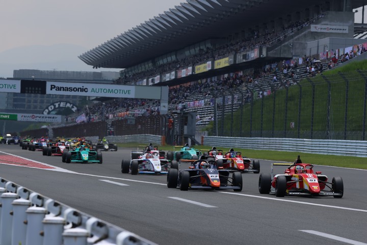 決勝がスタートした