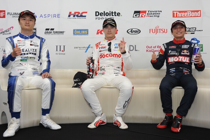 決勝フォトセッション：トップ3のドライバーたち
