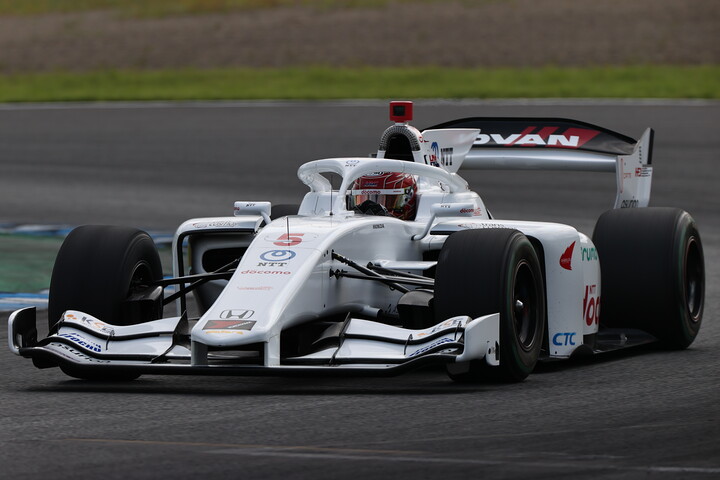 フリー走行1回目：5位は牧野任祐（DOCOMO DANDELION M5S SF23）