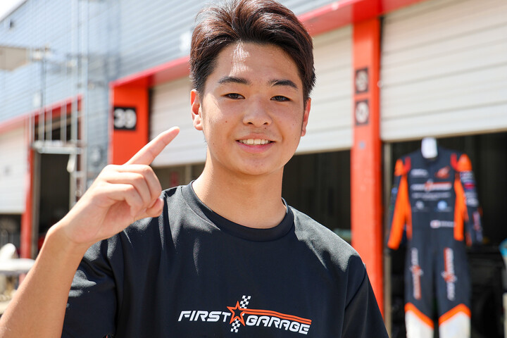 ポールポジションの酒井翔太（ファーストガレージKK-SII）