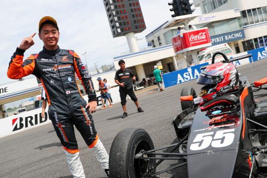 優勝した酒井翔太(ファーストガレージKK-SII)