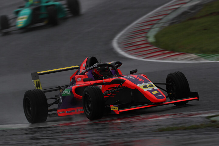 インディペンデントクラス第9戦、第10戦ともポールポジションの今田信宏（JMS RACING with B-MAX）