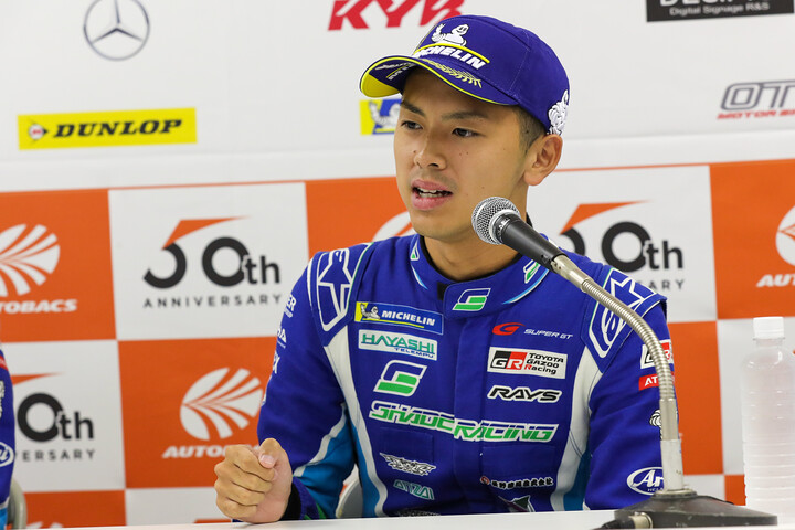 予選記者会見：GT300クラスでポールポジションを獲得した清水英志郎（SHADE RACING）