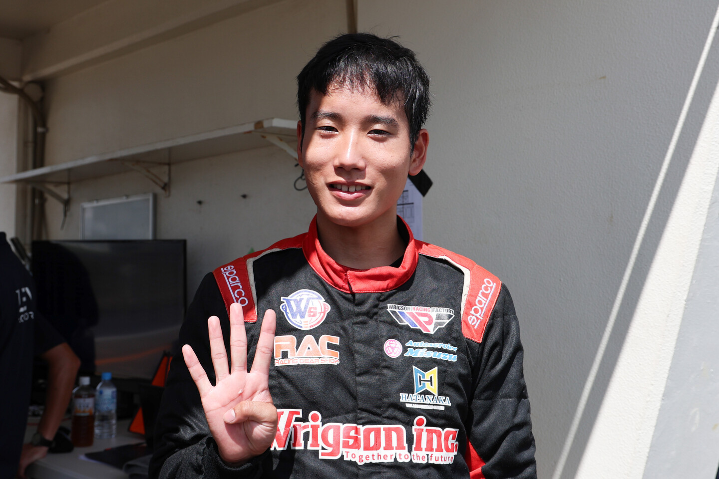 予選4位の角間光起（ELEVレーシング10V ED）