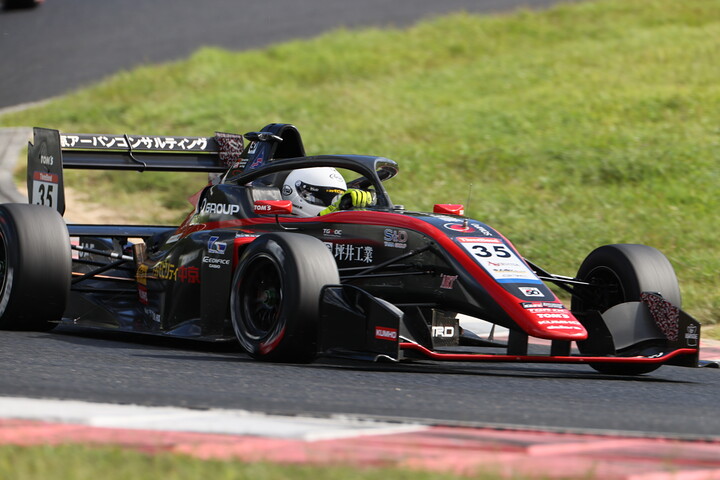 決勝5位は中村仁（モビリティ中京TOM'S 320 TGR-DC）