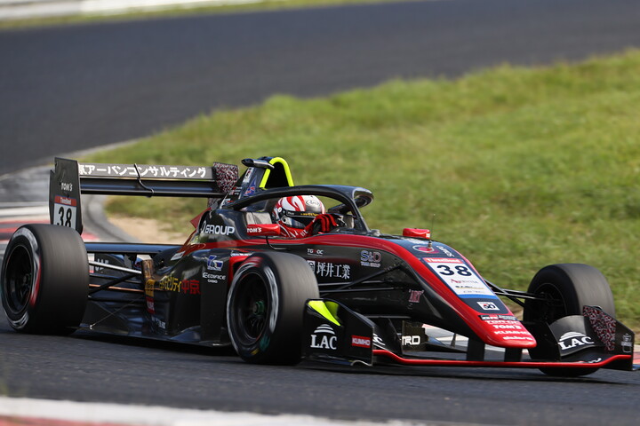 決勝3位は小林利徠斗（モビリティ中京TOM'S 320 TGR-DC）