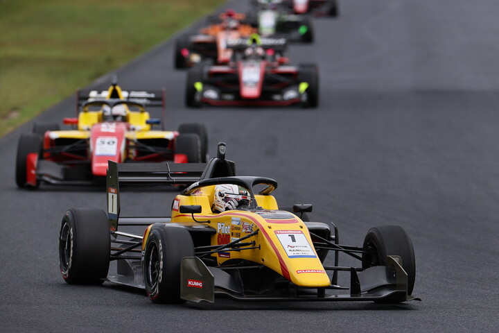 決勝がスタートした