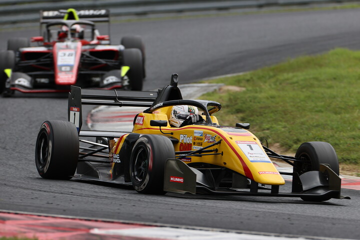 決勝2位はケイレン・フレデリック（Pilot ONE Racing with B-MAX）