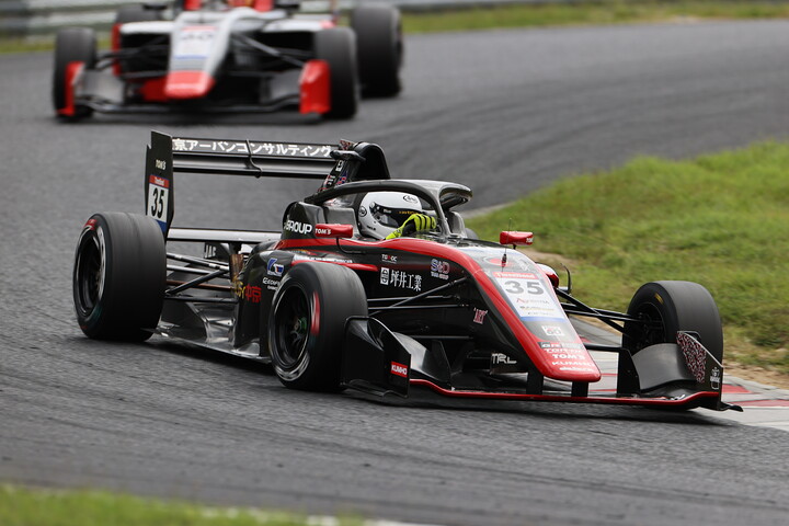 決勝6位は中村仁（モビリティ中京TOM'S 320 TGR-DC）