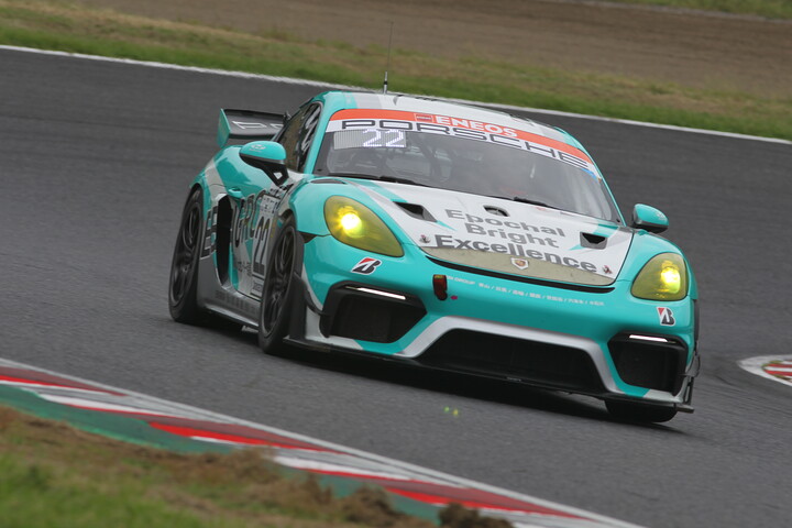 フリー走行：ST-Zクラストップタイムは22号車EBI GROUP Cayman GT4 RS CS（北園将太／久保凜太郎／山野直也／岩澤優吾）