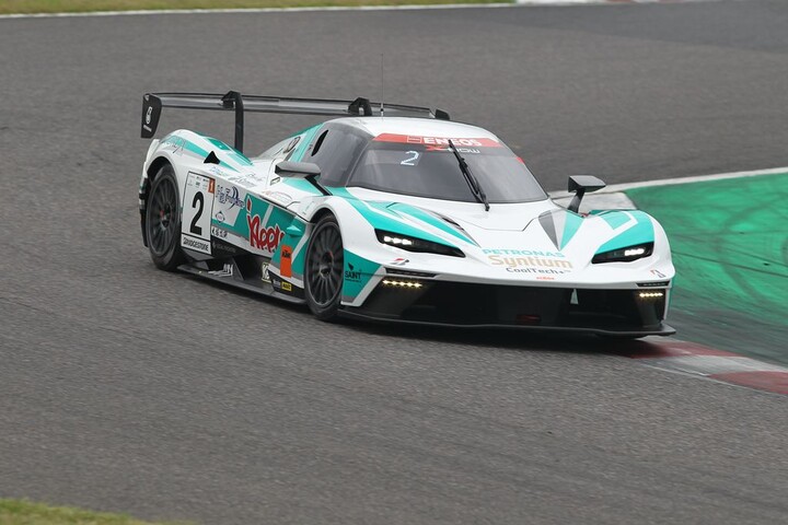 ST-1クラスポールポジションはシンティアムアップルKTM（井田太陽／加藤寛規／高橋一穂／吉本大樹）