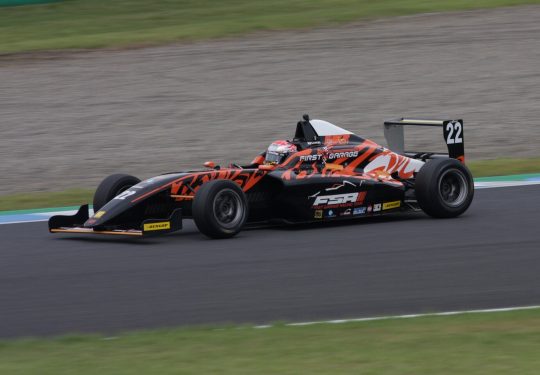 決勝2位は酒井翔太（ファーストガレージF110）