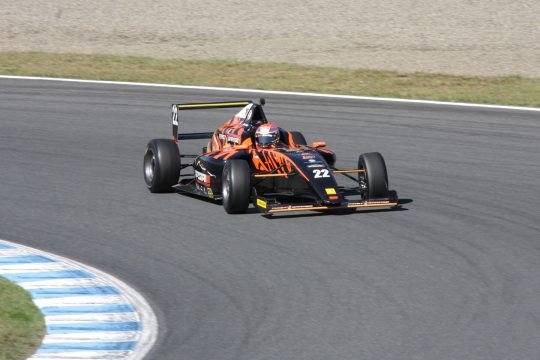 優勝は酒井翔太(ファーストガレージF110)